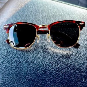 COPY - Ray-Ban polarized tortoise w/ green lense